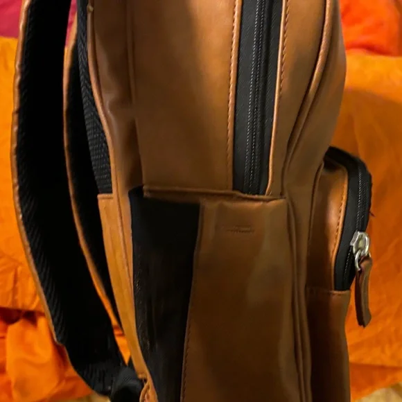 Kenneth Cole Reaction Brown vegan leather Backpack display picture 2
